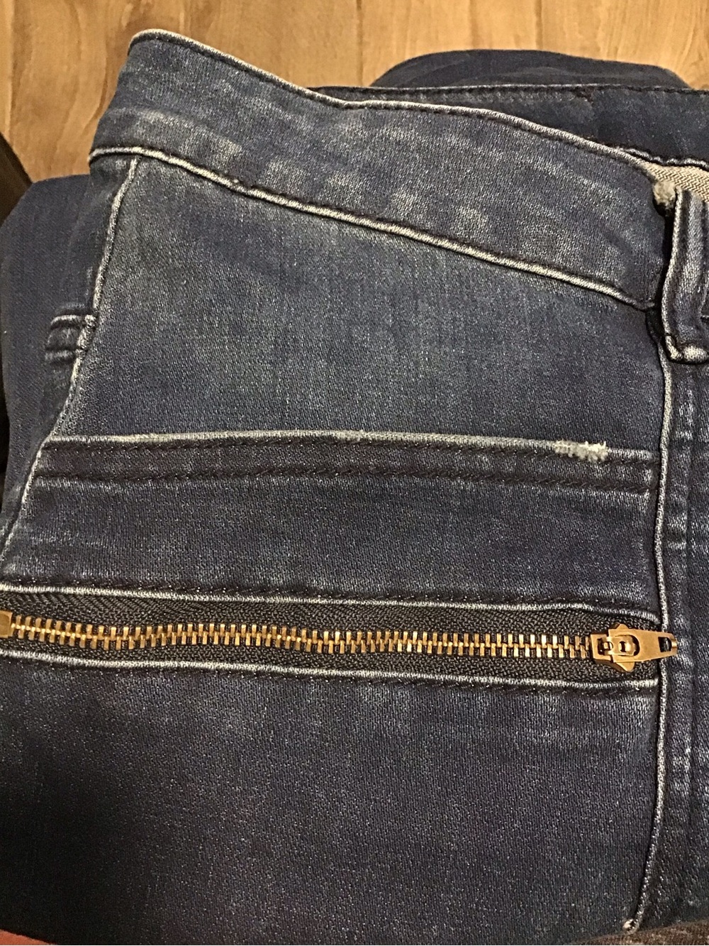 NWT! Suzanne Betro Dark Blue Denim Jeans with Gold Button - Picture 4 of 8